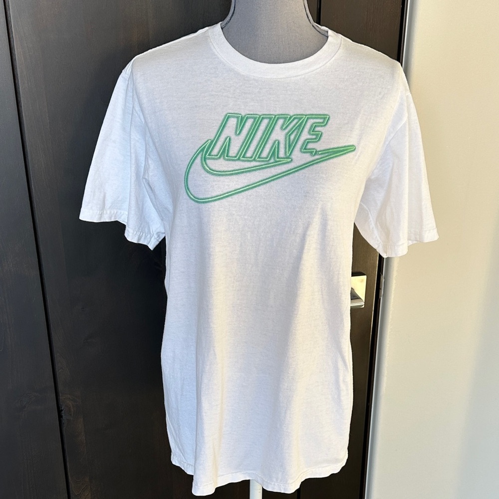 Vintage authentic NIKE  White Tee with Green Logo